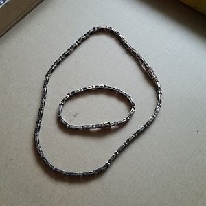 Silver necklace and bracelet